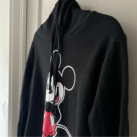Disney black hoodie women’s size large with Mickey Mouse print - Picture 6 of 12